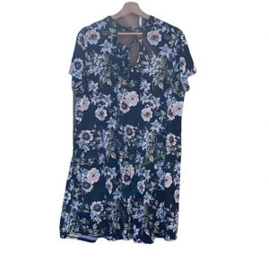 Sauci women's 1X  black floral dress with tie in the back